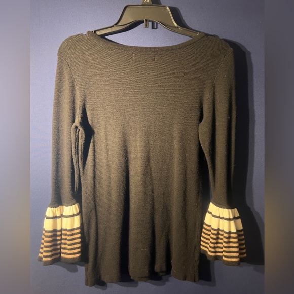 Elle Knit XS Sweater with Bell Bottom Sleeves - Picture 3 of 3